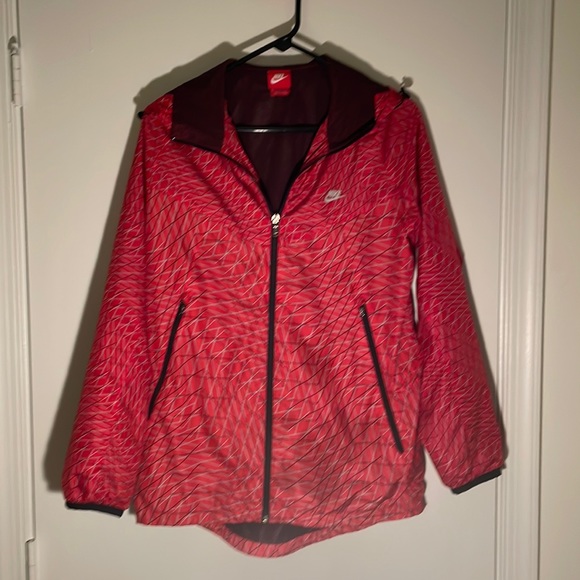 Woman’s Nike Jacket - Picture 1 of 7
